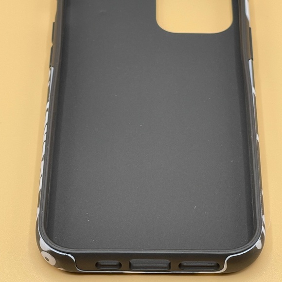 iphone 12 phone case foot locker case 6.1. New - Picture 6 of 7